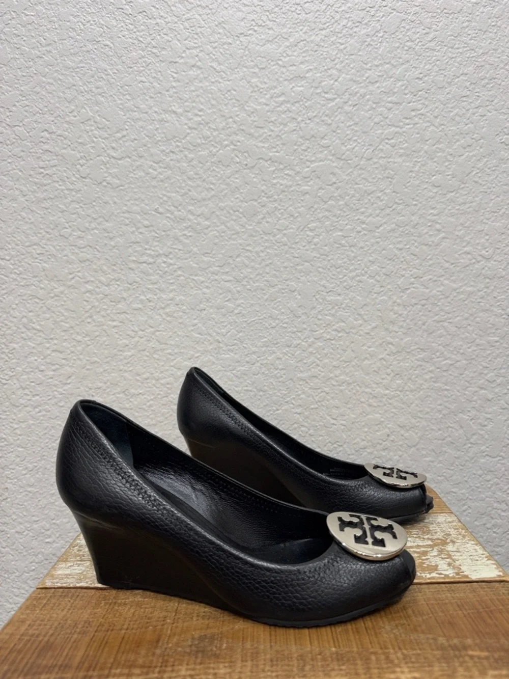 Tory Burch Sally Black Leather Peep Toe Wedge Size 6